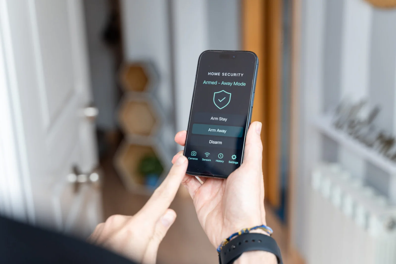 The Benefits of Smartphone-Controlled Security Systems